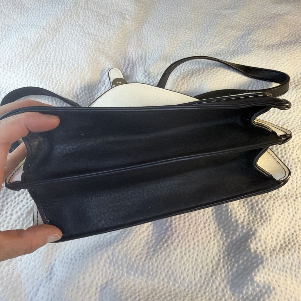 Charming Charlie Black And White Color Black Crossbody Bag - Picture 5 of 7